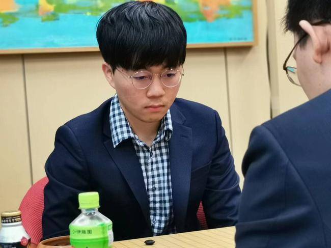 皇冠信用盘登2代理申_左右开花!“神经刀”LG世冠申旻埈皇冠信用盘登2代理申,终于打进大赛决赛!
