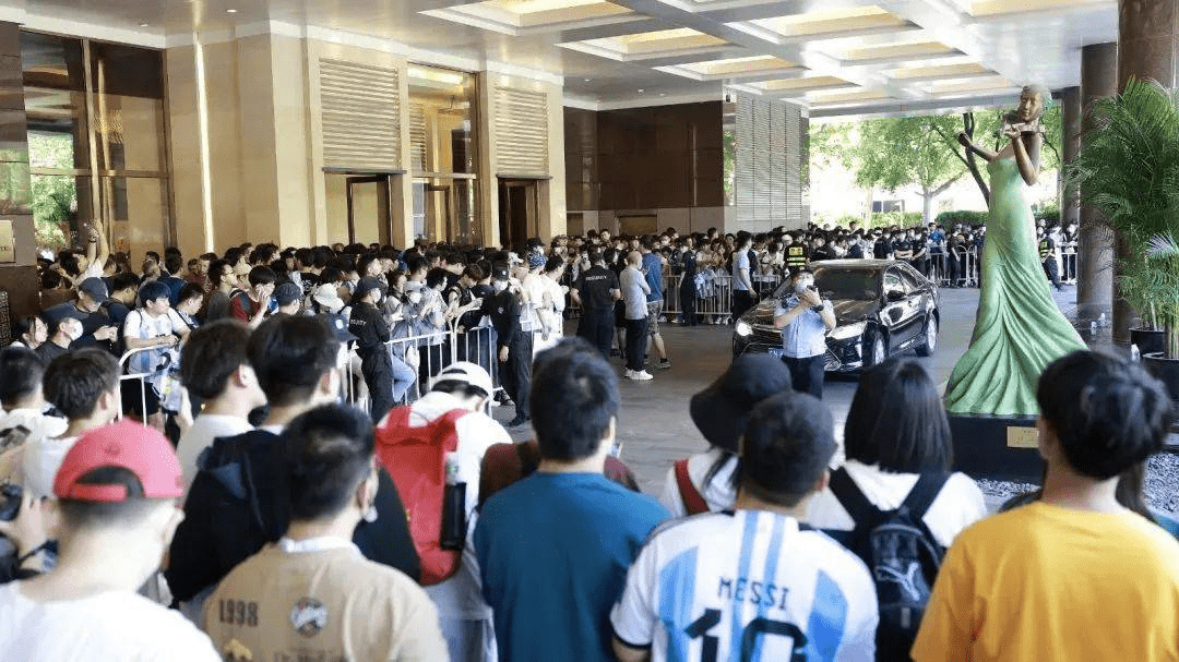 世界杯足球平台代理_混乱的梅西中国行:球迷见面会改线上直播世界杯足球平台代理,菜鸟主办抱紧摇钱树