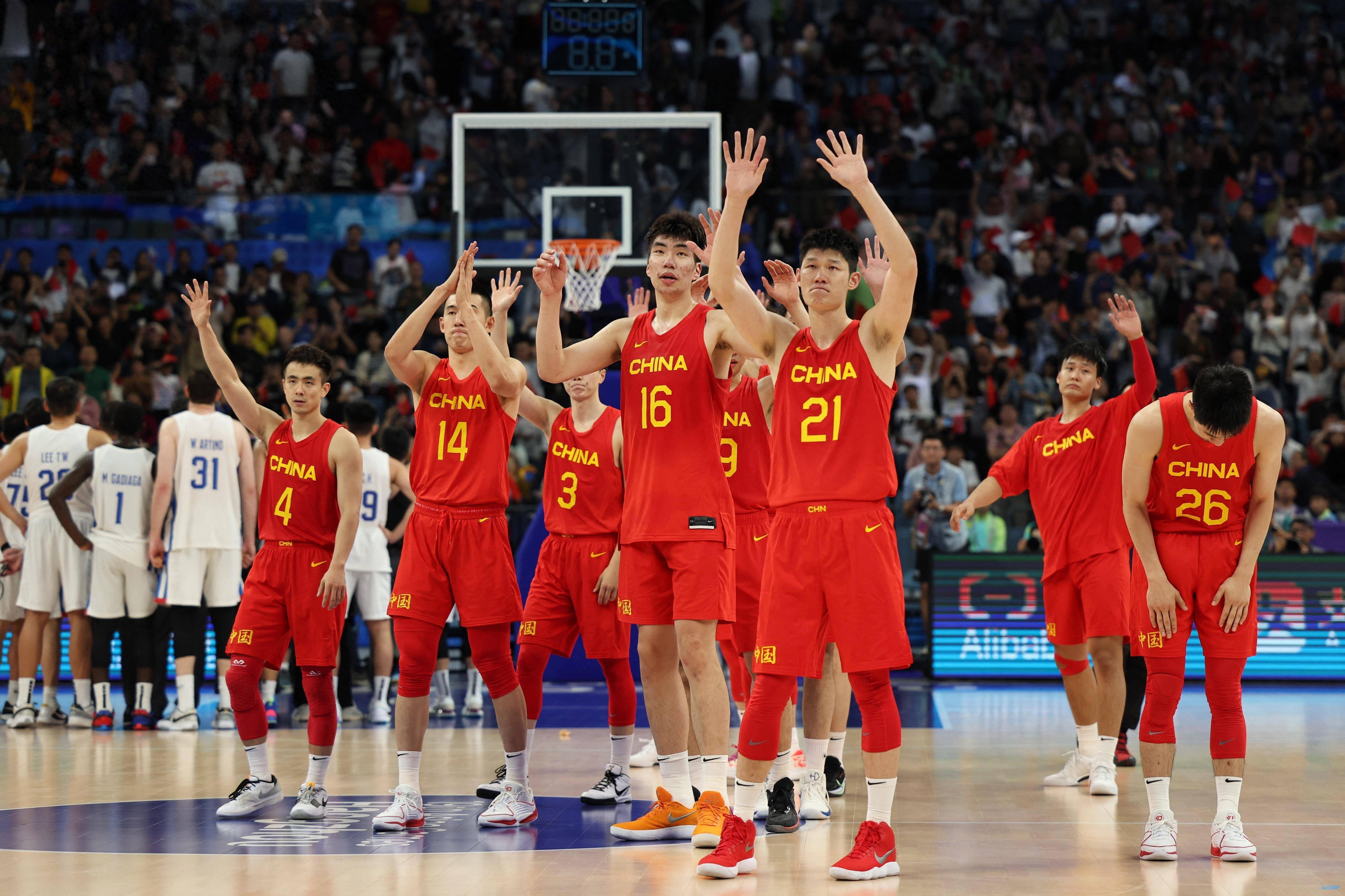 篮球投注网_中国新闻网:2023年的中国篮球 在两极中行走