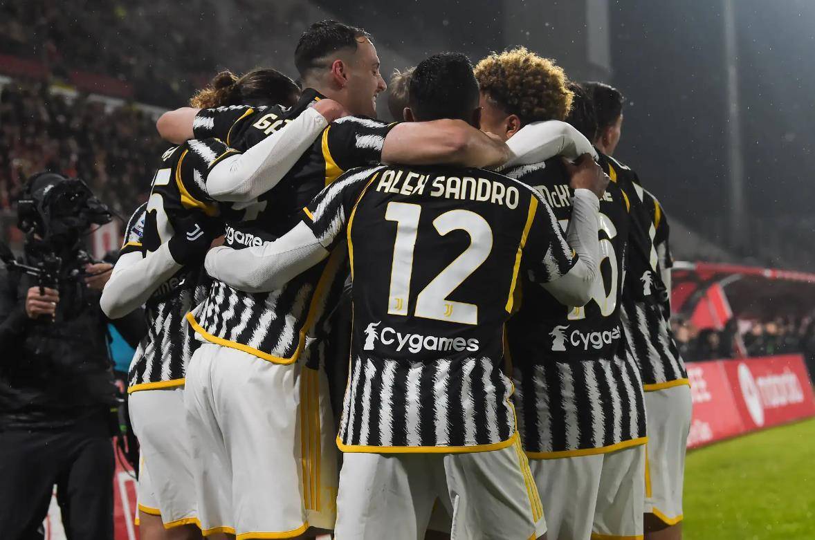 皇冠信用网登0_0-1皇冠信用网登0,4-0!足坛悲喜夜!拜仁爆冷,皇马逆转巴萨绝杀,尤文登榜首