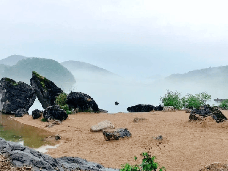 皇冠登一登二登三_登鹿溪天宝山(外三首)