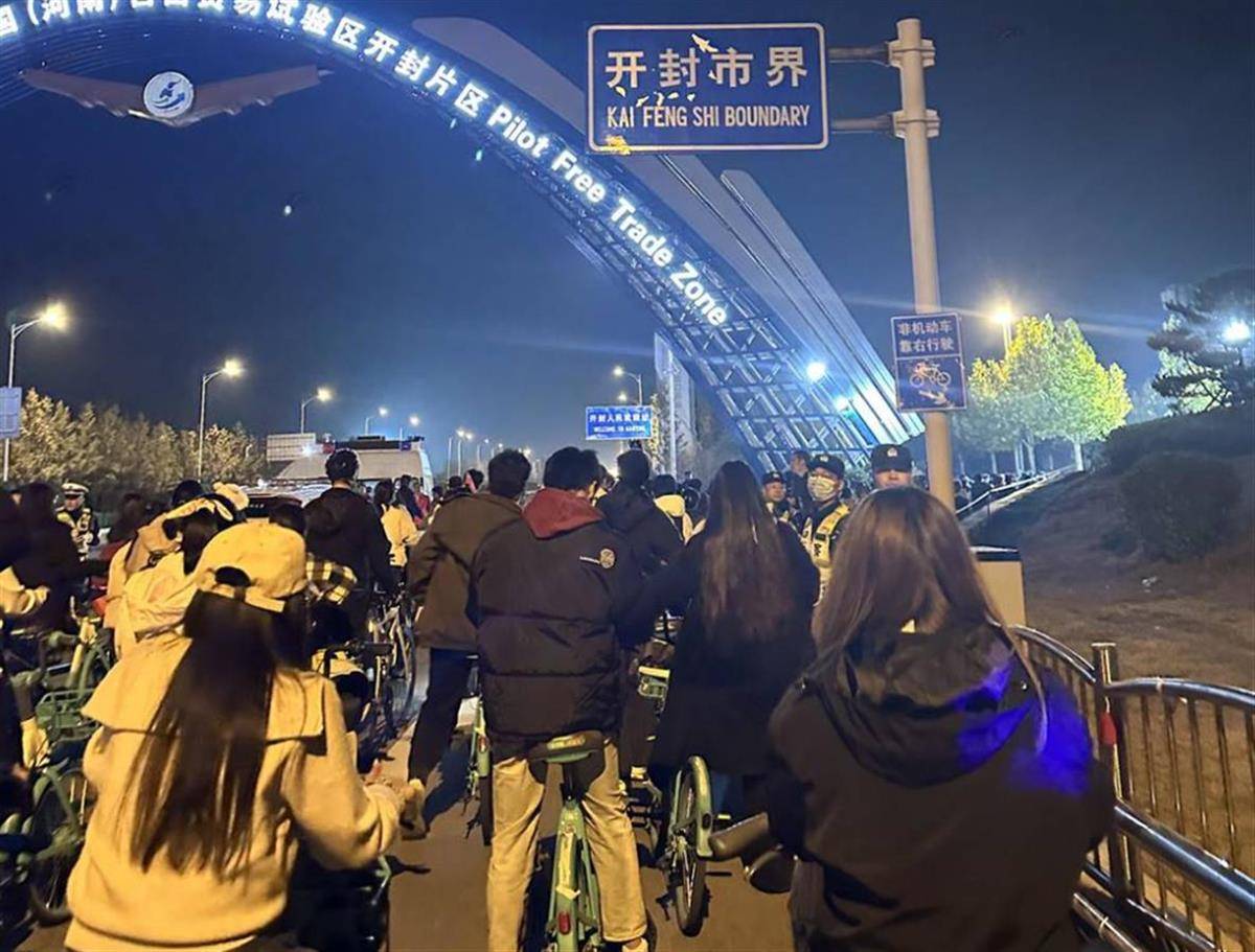 皇冠信用盘会员_郑州34岁男子跟风夜骑开封后住院:若严重或致心脏骤停皇冠信用盘会员,想想都后怕
