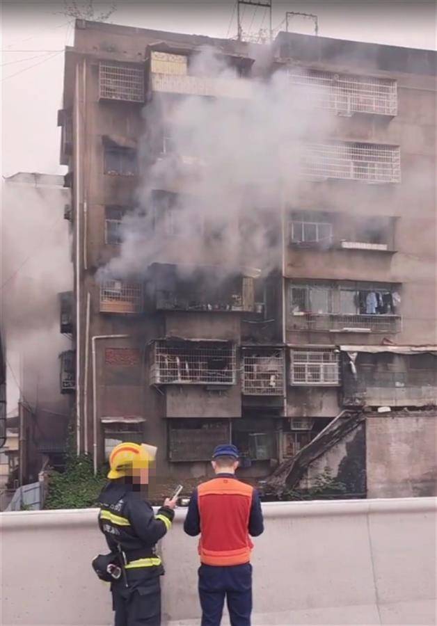 怎么注册皇冠信用网_张家界一民房火灾致7人遇难怎么注册皇冠信用网,目击者:系一家祖孙三代