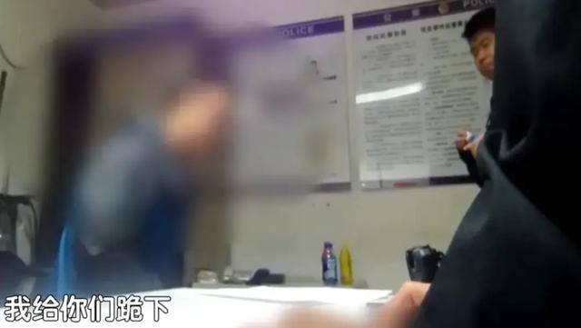 皇冠信用网在线注册_北京地铁一男子对女乘客下手皇冠信用网在线注册,被抓后下跪求原谅……拘!