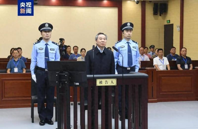 皇冠信用網怎么开账号_浦东新区区委书记被查皇冠信用網怎么开账号,两天前还在调研,老上司8月被判无期