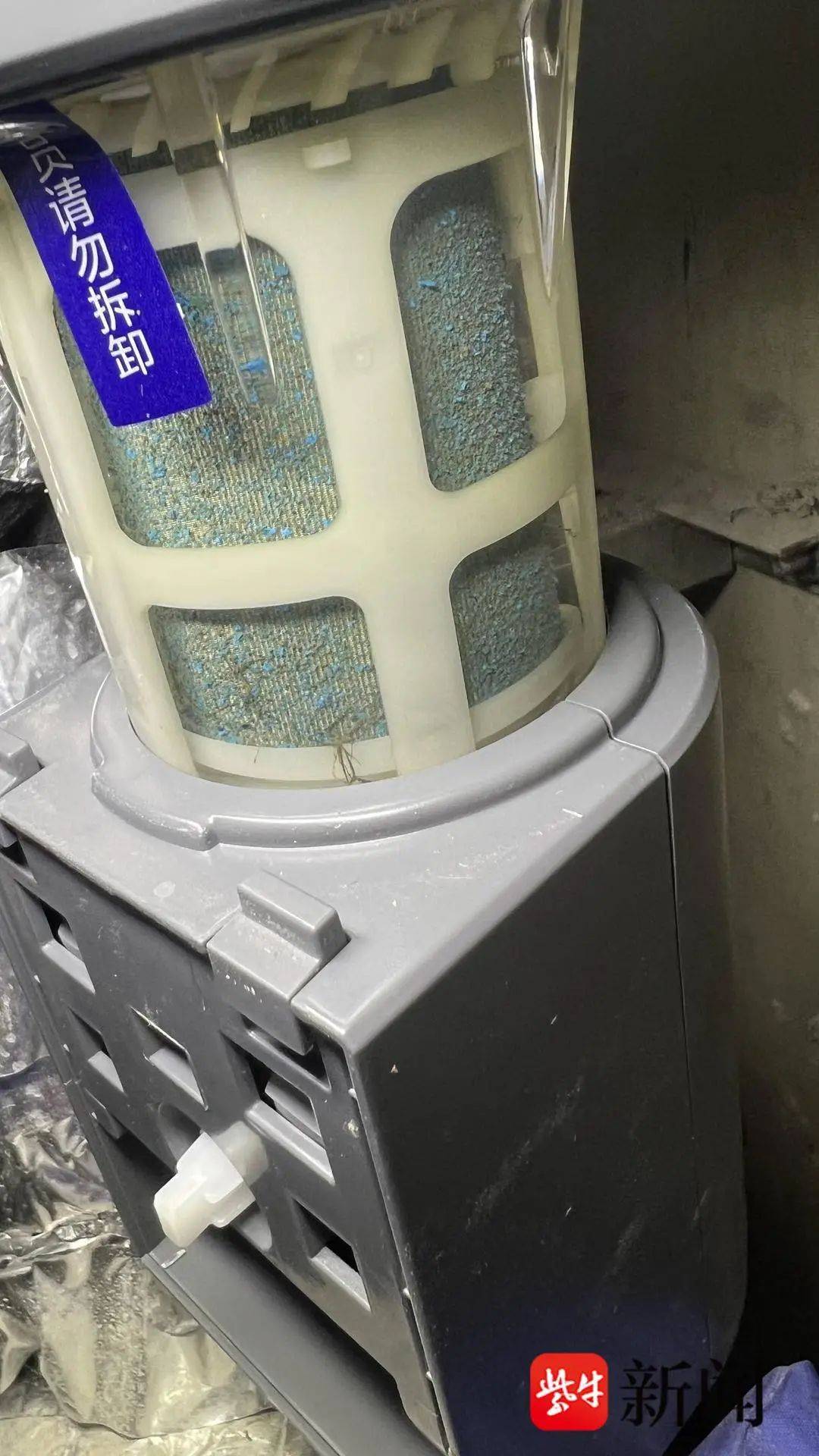 皇冠信用网怎么开户_一夜之间皇冠信用网怎么开户,江苏南京一居民家中自来水竟流出“湖水蓝”