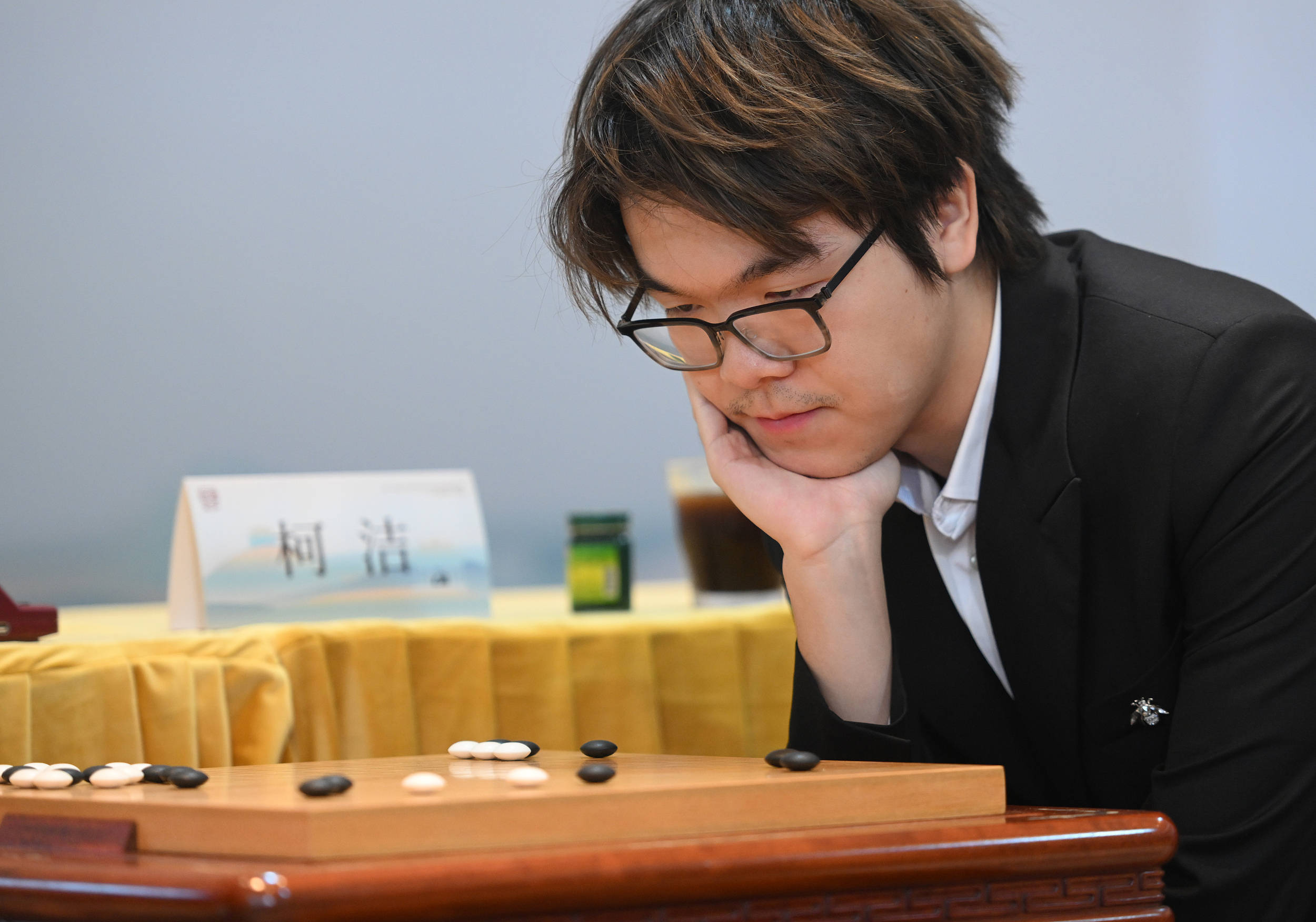 mos022皇冠_围棋世界大赛决赛首例mos022皇冠,柯洁LG杯决赛两次违规被判负