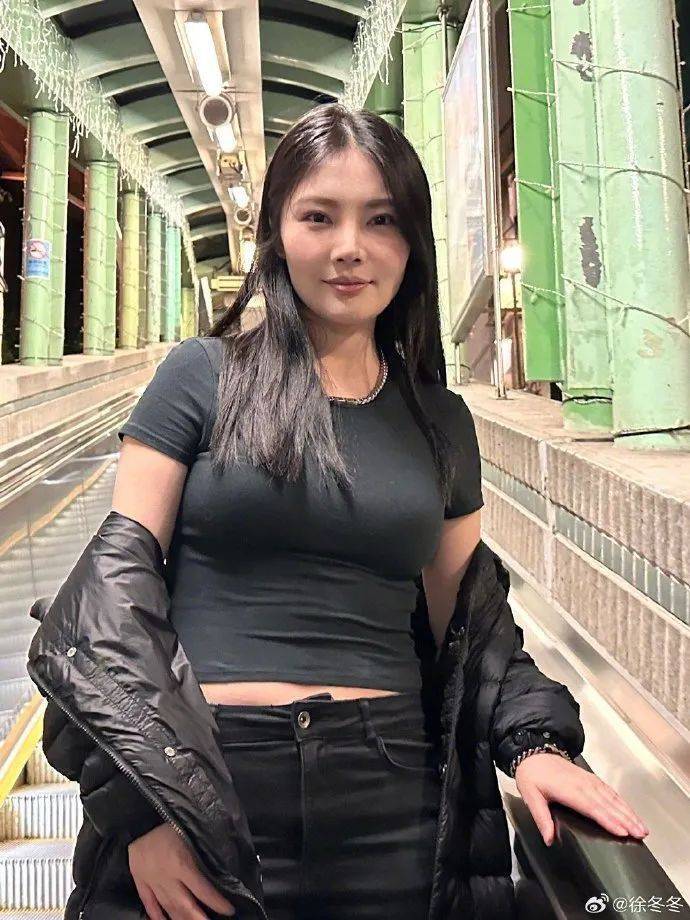 皇冠信用盘会员开户
_“椰树女神”徐冬冬晒真实肚子皇冠信用盘会员开户
,展示健康美:不超130斤就舒适!