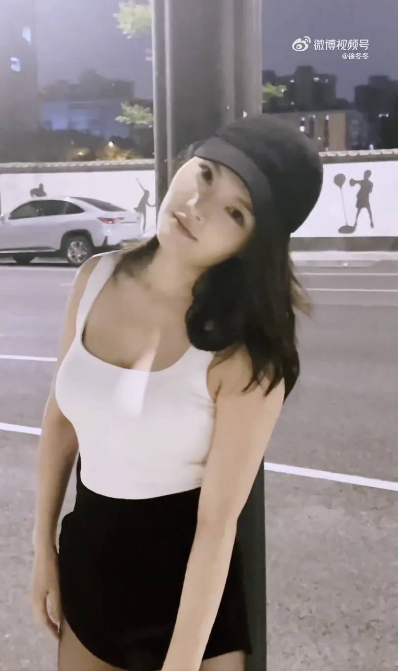 皇冠信用盘会员开户
_“椰树女神”徐冬冬晒真实肚子皇冠信用盘会员开户
,展示健康美:不超130斤就舒适!