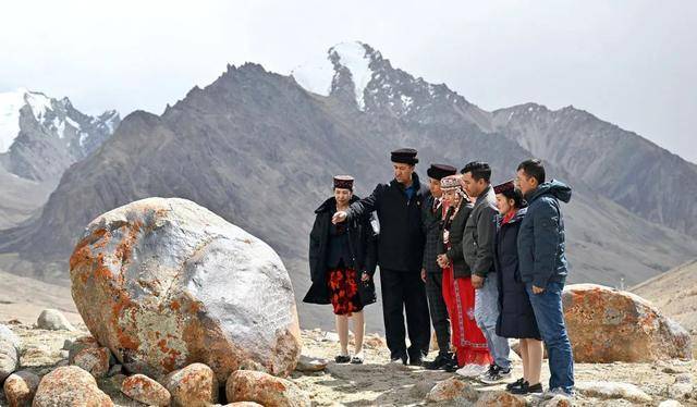 皇冠信用盤代理_我们放羊的地方就是中国的领土皇冠信用盤代理！龙吉克·卡德尔：我的父亲是《冰山上的来客》主人公原型
