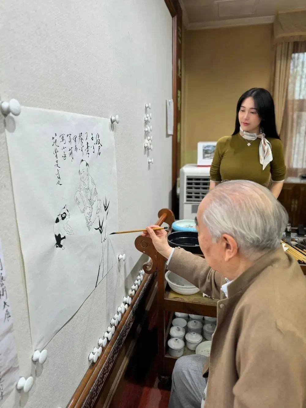 法国乙组联赛
_87岁书画大师范曾被娇妻带走失联法国乙组联赛
?公司账号回复称“谣言”
