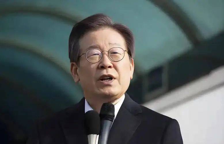 皇冠信用网出租足球
_选中国还是选美国?对中方阅兵邀请装聋作哑皇冠信用网出租足球
,李在明转头将连访两国,对外释放信息量大
