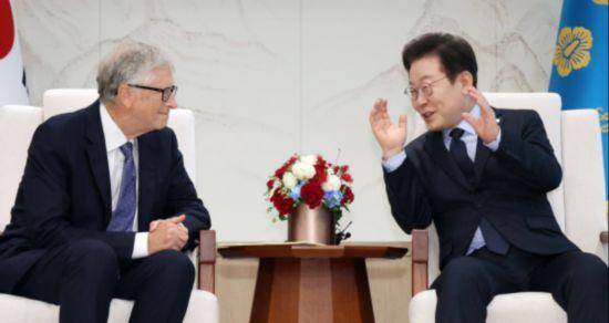 皇冠信用网正网_“时隔三年再次访韩” 韩媒：李在明会见比尔·盖茨