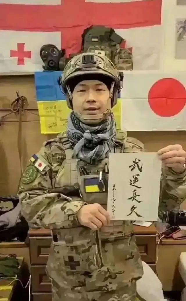 皇冠信用网会员开户申请_离谱皇冠信用网会员开户申请！俄罗斯把日本雇佣兵俘虏关笼子里游街示众？和中国有关系？