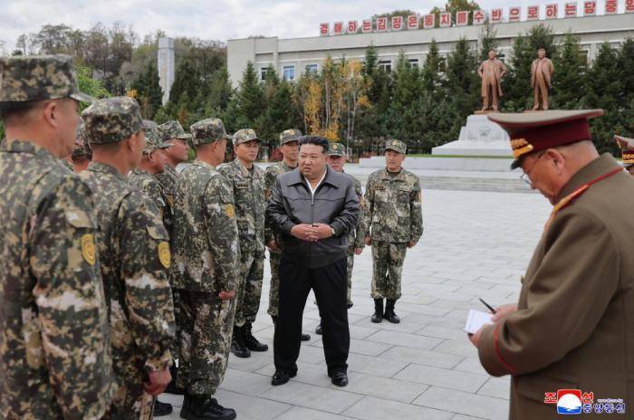 世界杯足球出租平台_金正恩视察第十一军（图）世界杯足球出租平台，韩媒：系朝鲜最精锐特种部队