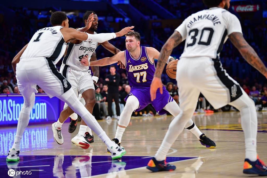 足球俱乐部世界杯
_NBA官方公布湖人马刺裁判报告 末节1.2秒存在关键误判