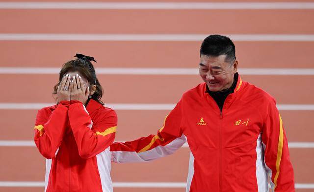正版皇冠信用盘出租
_吴艳妮还是哭了:当她不再是100米栏赛道上唯一的“答案”正版皇冠信用盘出租
!