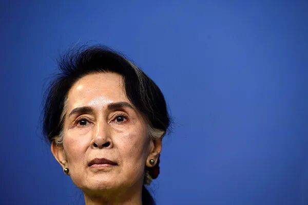 皇冠注册平台
_昂山素季之子:她可能已经去世皇冠注册平台
了
