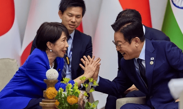 皇冠信用网额度
_日本政坛突发“大地震”皇冠信用网额度
,首相月底或换人?高市早苗找上李在明,中国被点名