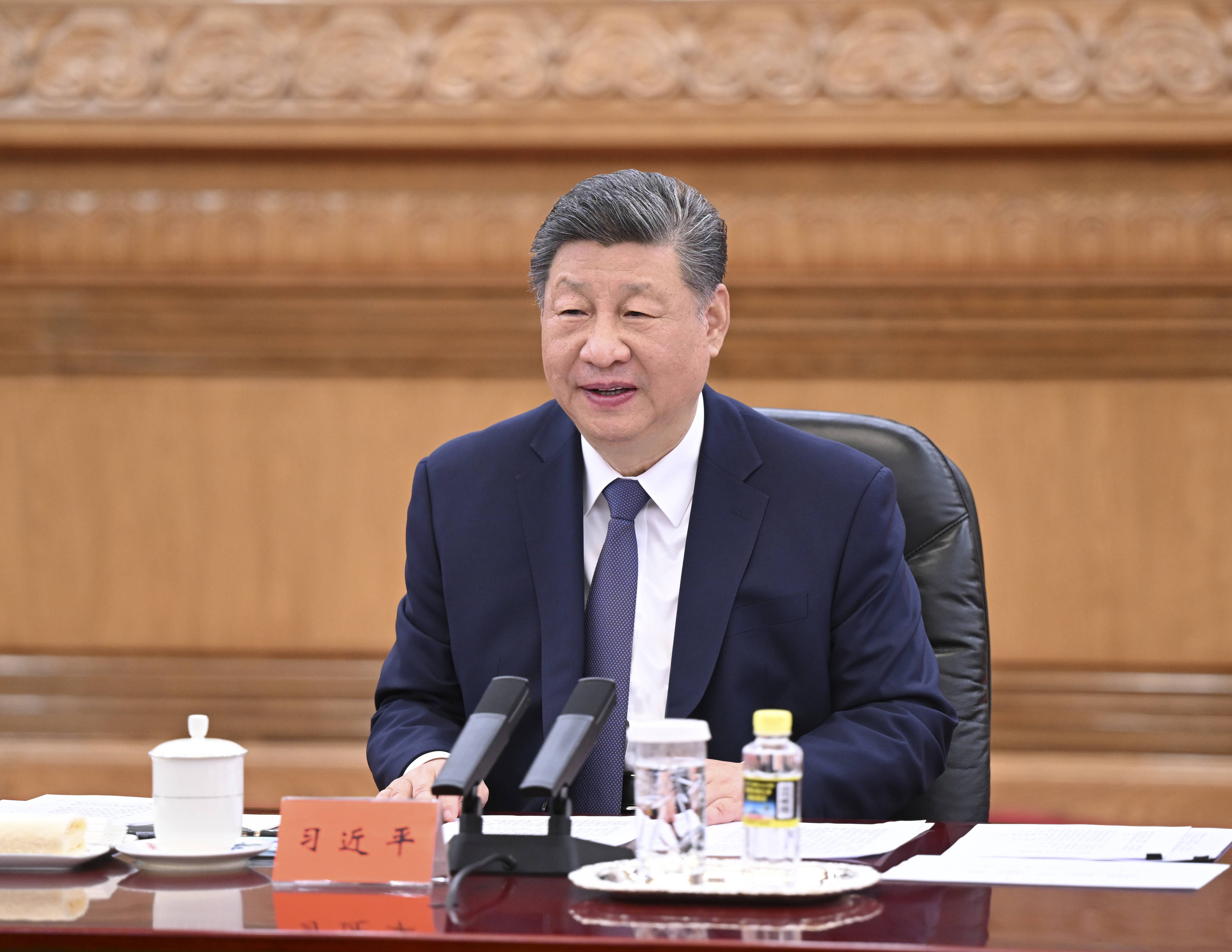 皇冠信用网最高占成_习近平总书记会见中国国民党主席郑丽文